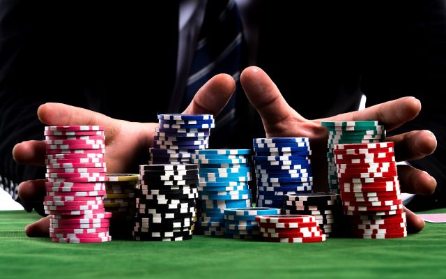 Học thủ pháp đoán bài kinh điển trong Poker Thủ pháp đoán bài sẽ giúp người chơi đưa ra quyết định sáng suốt